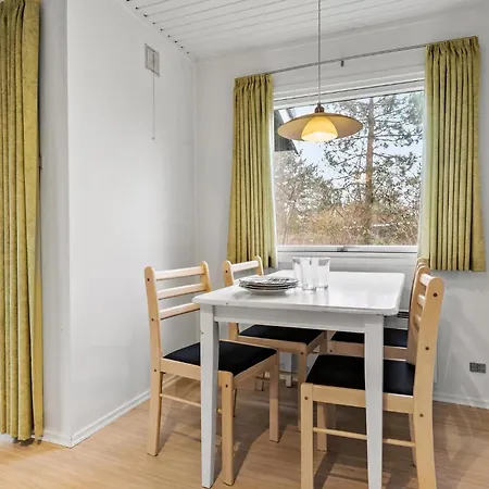 בית נופש Lovely In With Wifi