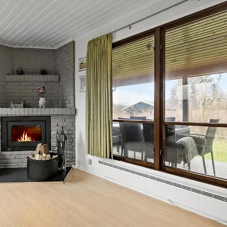 2 Bedroom Stunning In *