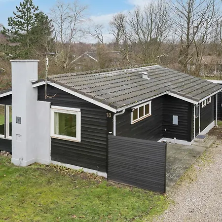 2 Bedroom Stunning In *